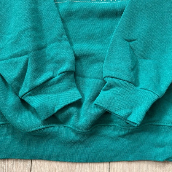 Vintage Hanes Victoria Canada Iris Sweatshirt Size Large Made in USA - Picture 8 of 8